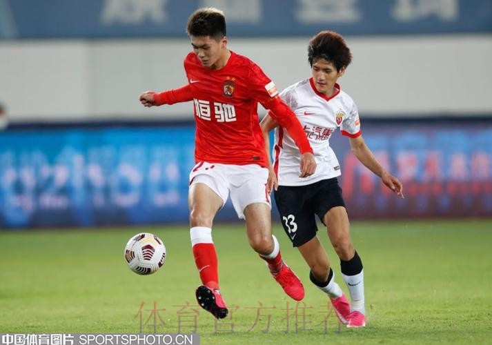 国足集训考察队员瞄准年轻化